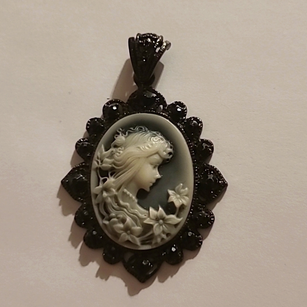 Cameo Style Pendant